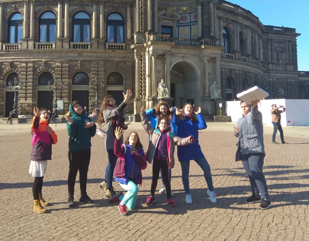 TheaterReise — wir.haben.das.Recht